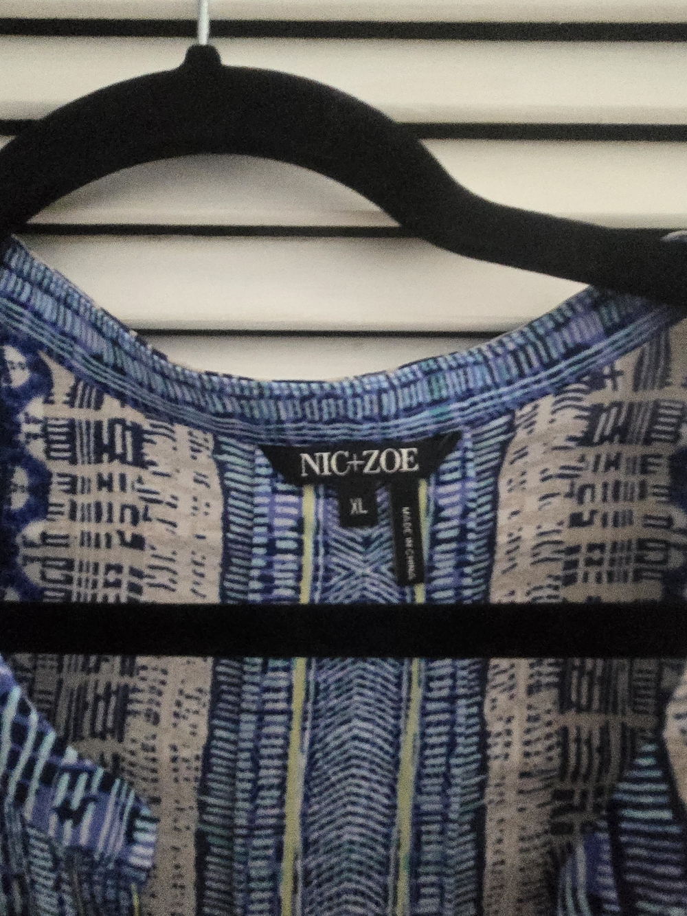 NWT NIC+ZOE Blue and Cream Printed Top - Picture 2 of 4